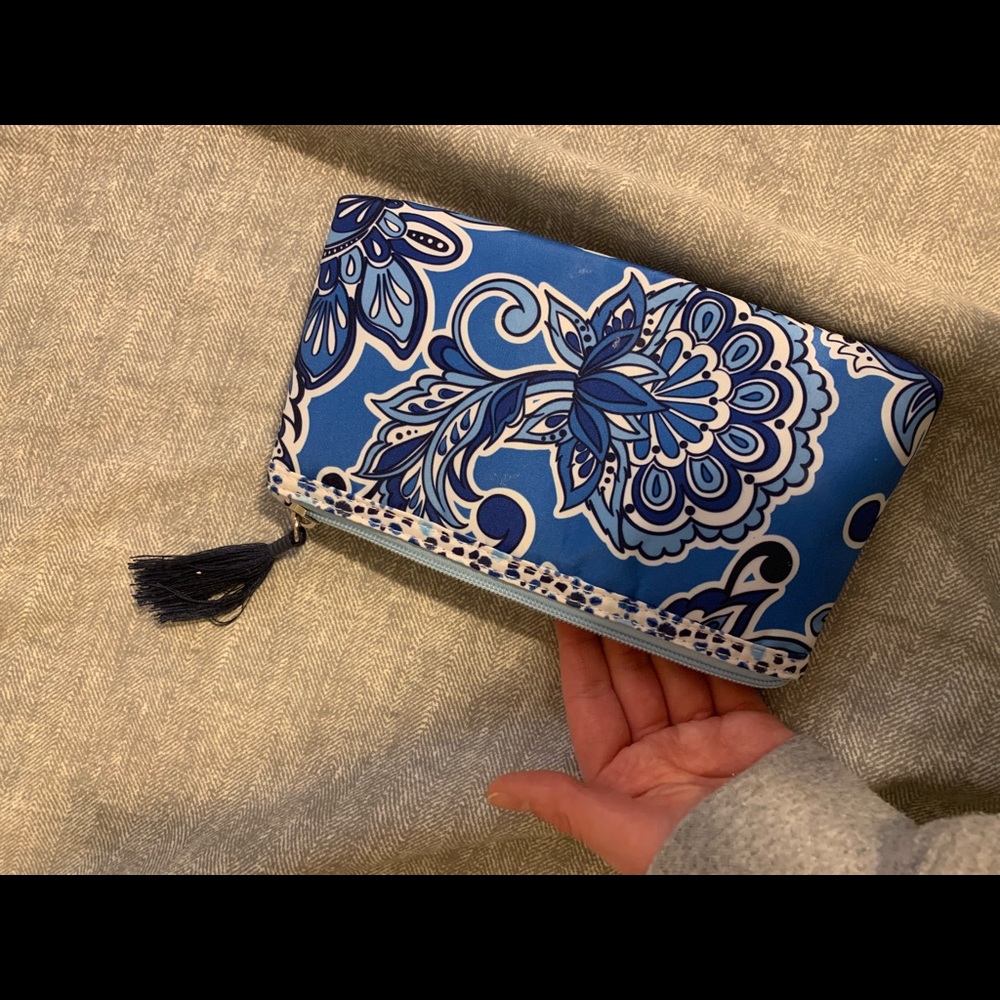 Makeup brush bag